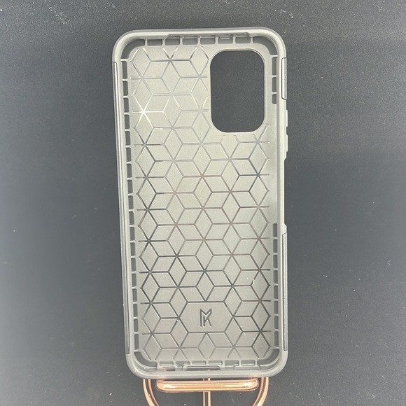 Unleash Your Style with the Powerful Nokia G400 5G: The Ultimate Urban Companion - Picture 4 of 4